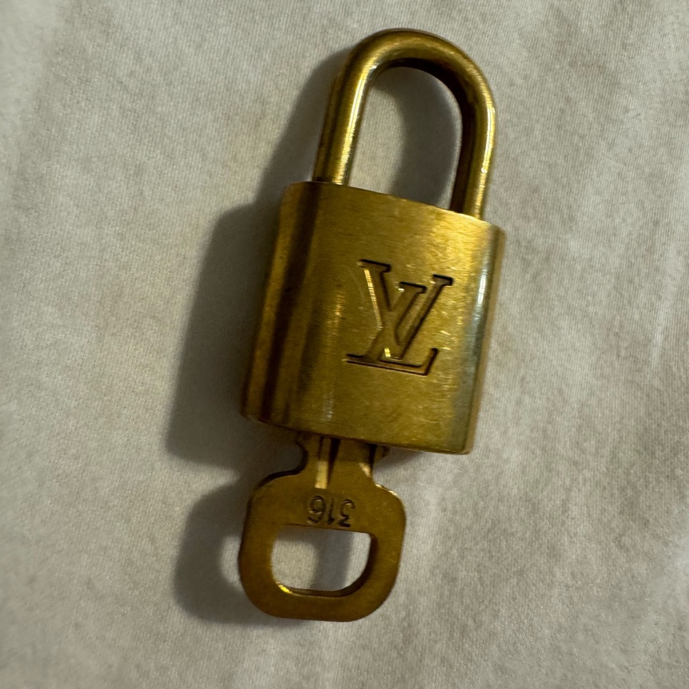LV lock and key